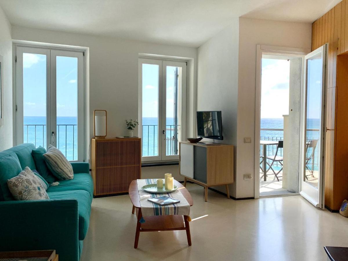ורנאצה Il Ciasso Romantic Seafront Escape מראה חיצוני תמונה